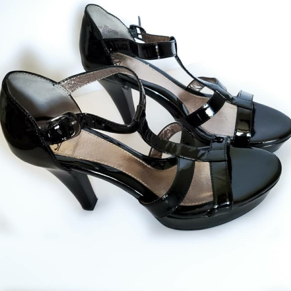 Black pattent sandals